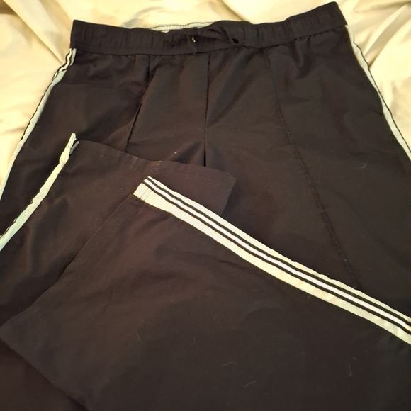 Black Men's Sweat Pants With Green And White Stripes And Elastic Waist - Picture 5 of 7
